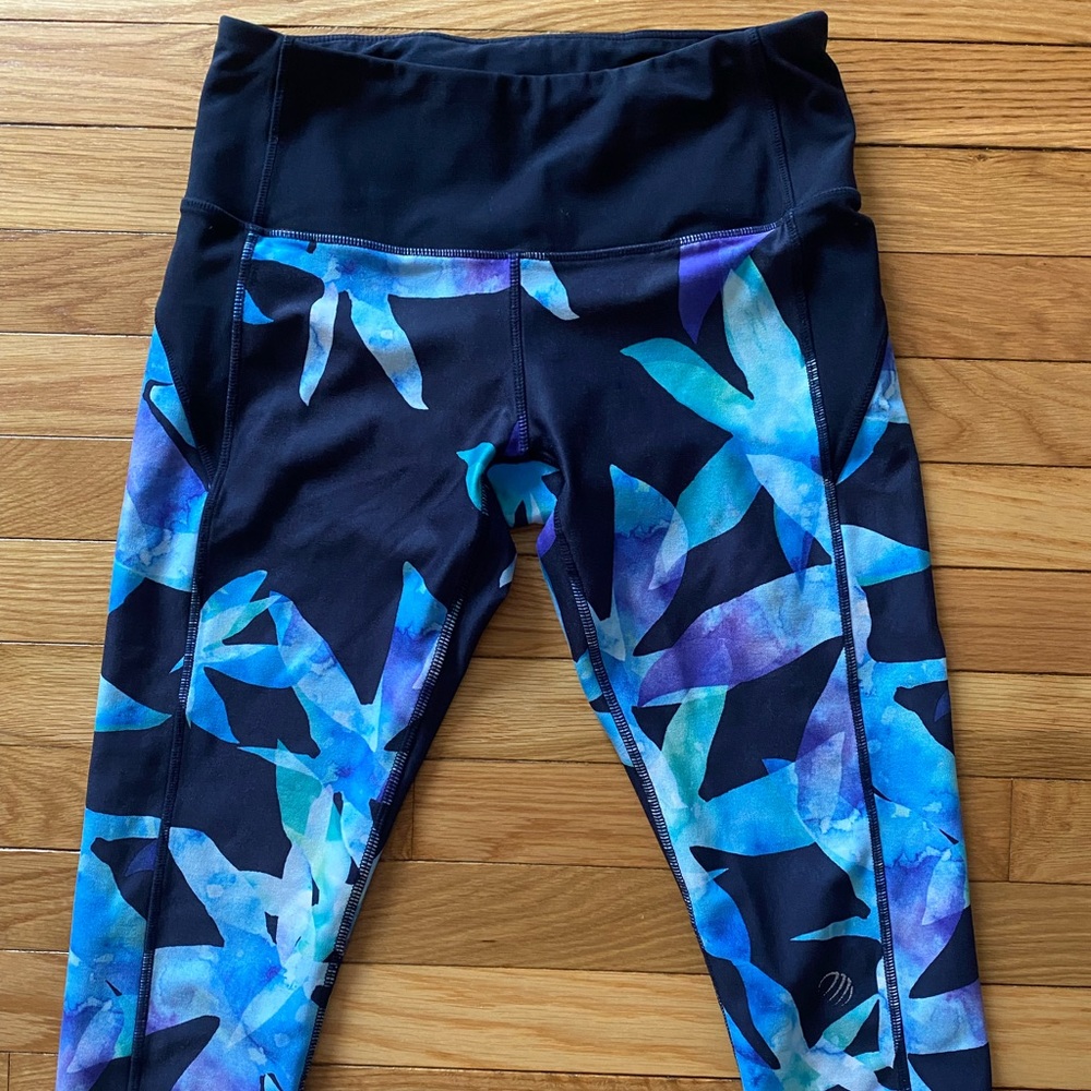 MPG Patterned workout leggings